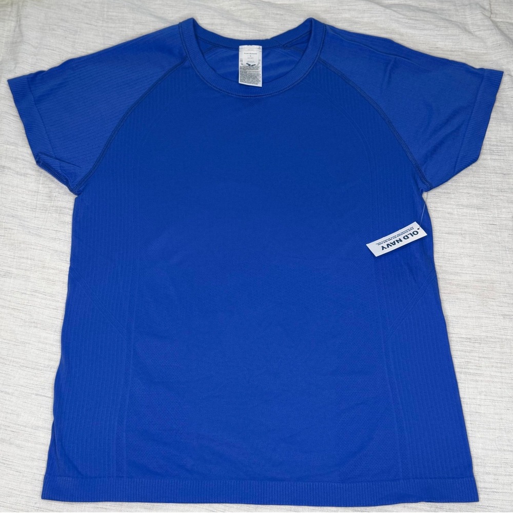 Old Navy Womens L Crayon Blue Fluid Seamless Go-Dry Performance Tee 848776-09